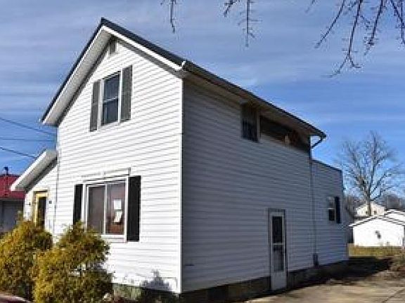 3rd image of 36 W Park Dr