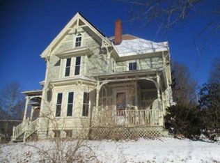 34 Glazier St, Gardner, MA 01440