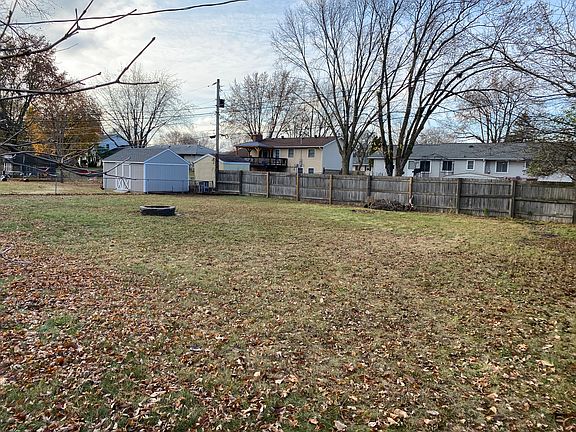 3rd image of 905 Cortland Dr S