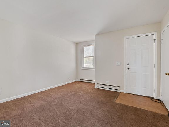 4th image of 17 9th Ave NW