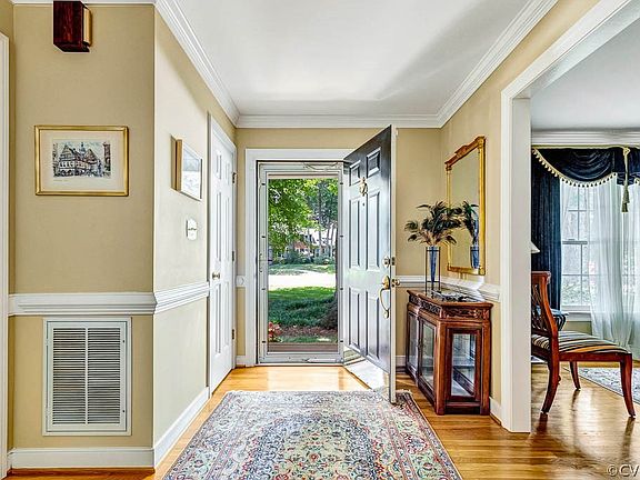 2nd image of 10296 Berkeley Manor Dr