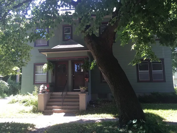 216 9th St, Ames, IA 50010