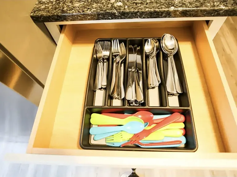 Plenty of utensils