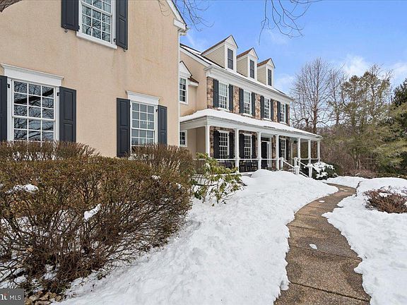 3rd image of 1568 Sackettsford Rd