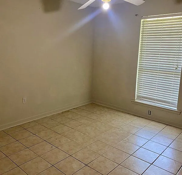 3087 Farrington Dr — Photo 11
