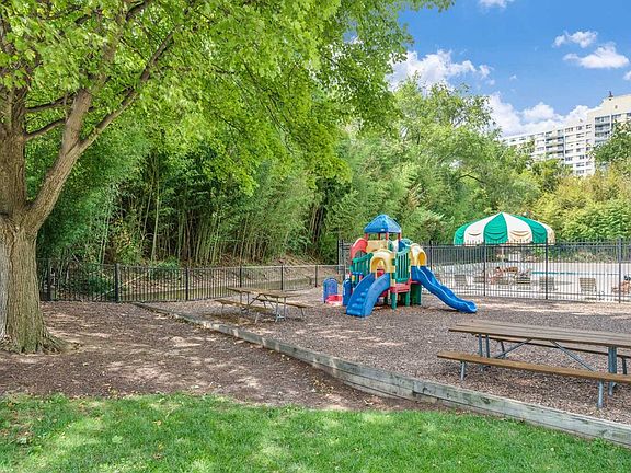 5th image of 5800 Quantrell Ave #58-210