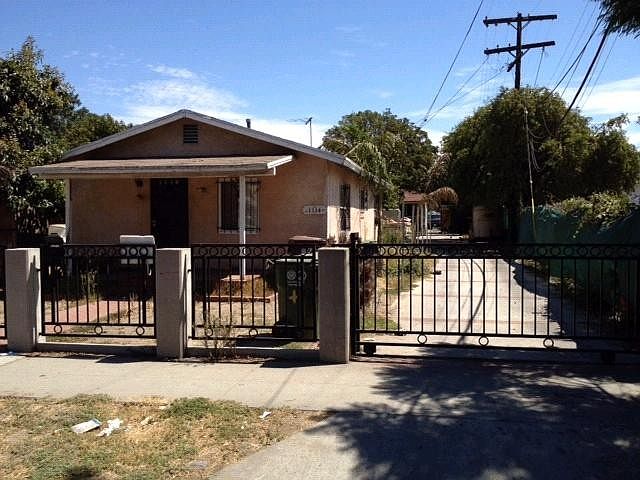 2nd image of 1114 N Mona Blvd
