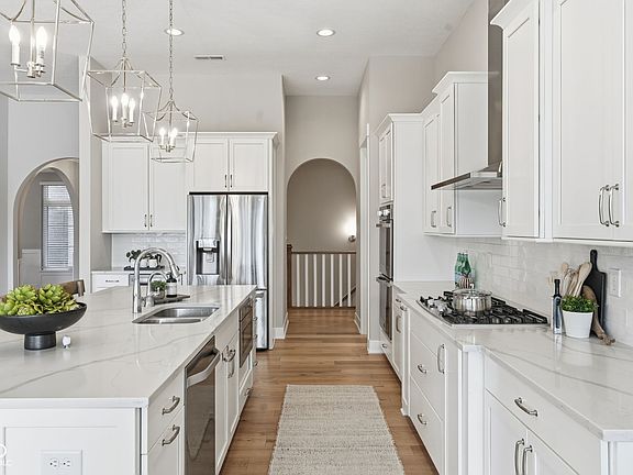 3rd image of 4359 Prairie Falcon Dr