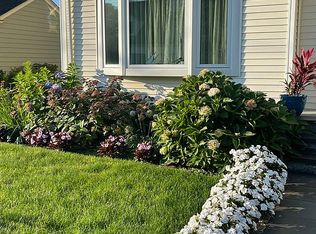 87 Betsey Williams Dr, Cranston, RI 02905
