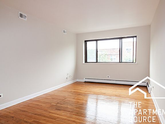 2nd image of 5917 N Kenmore Ave APT 523