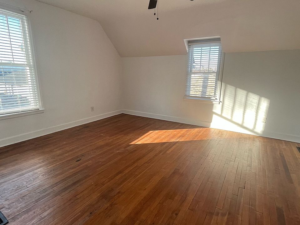1st image of 209 E Maple St APT 2