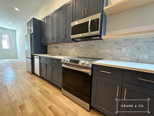 Rented by Grand & Co. | media 5