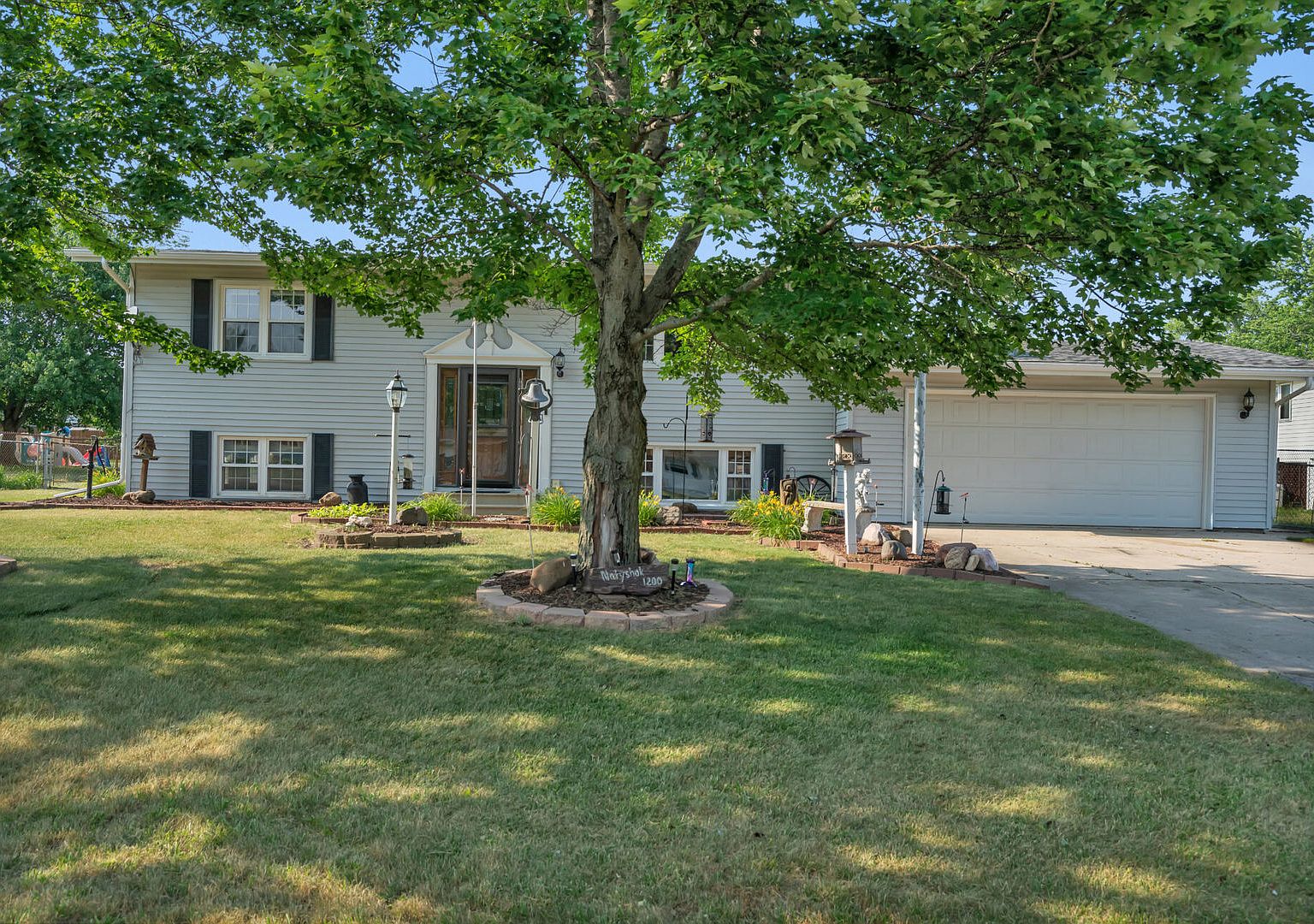 1200 E 2nd St, Coal City, IL 60416 Zillow