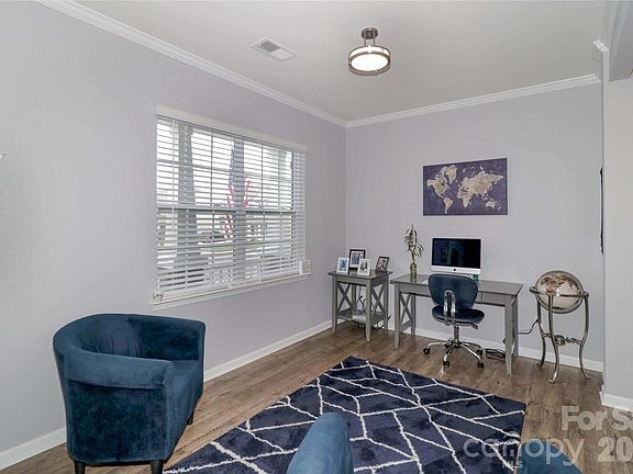 5th image of 124 Kingsway Dr
