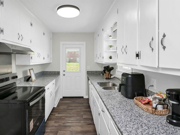 1513 Gambrell St, West Columbia, SC 29169