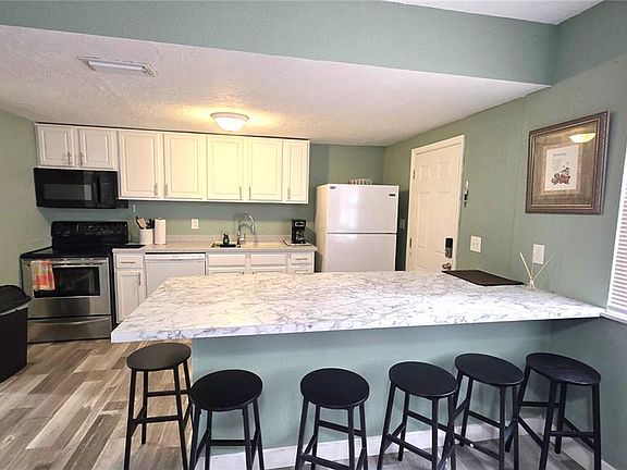 3rd image of 2031 4TH STREET