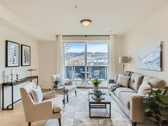 2nd image of 4670 Holiday Dr Unit 202
