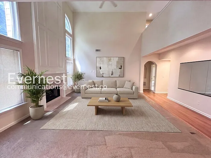 5 bed, 4.0 bath, 3428 sqft, $3,395 — Photo 3