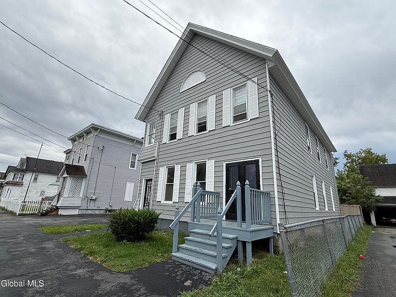3rd image of 35 Milton Avenue