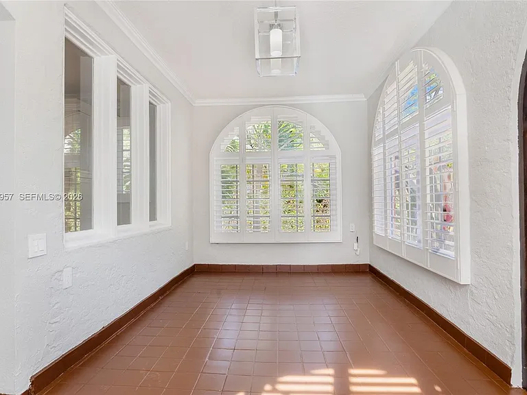1110 Pizarro St — Photo 4