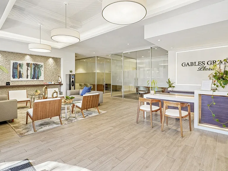 Gables Grand Plaza Apartments — Photo 13