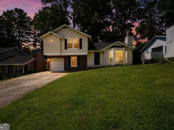 2045 Marbut Forest Dr, Lithonia, GA 30058