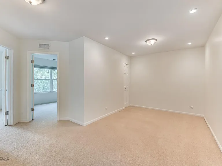 3220 Cool Springs Ct — Photo 10