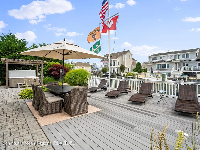 212 Helm Rd — Photo 39