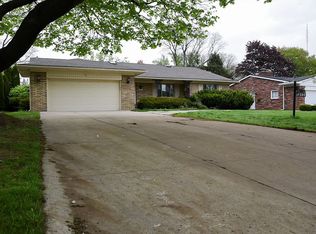 17280 Goldwin Dr, Southfield, MI 48075