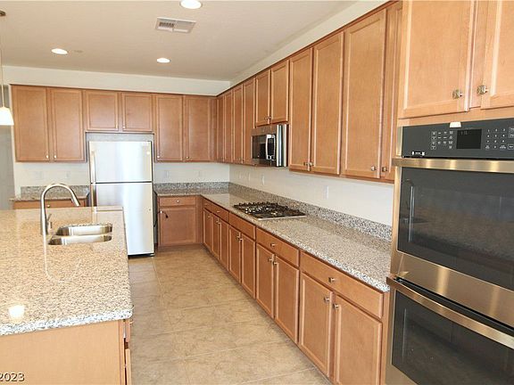 5th image of 693 Monroe Hill Pl
