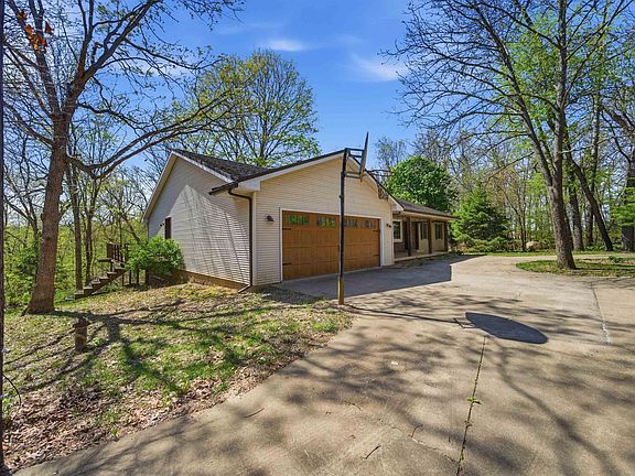 3rd image of 658 Coon Creek Rd