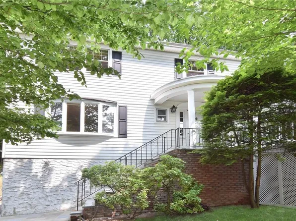 8 North Drive, Dobbs Ferry, NY 10522