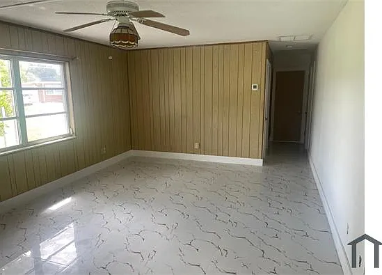 121 Andros St — Photo 1