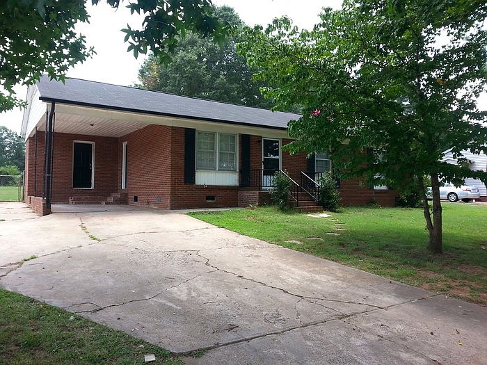 1st image of 403 Pam Dr