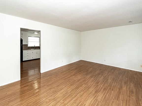 4th image of 1521 Juniper St
