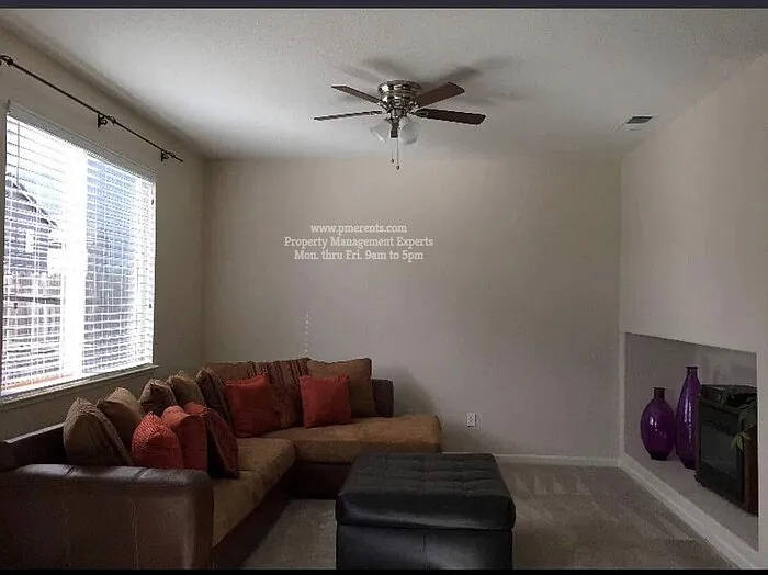 3 bed, 2.5 bath, 2048 sqft, $3,000 — Photo 3