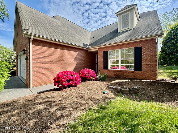 3rd image of 2620 Knob Creek Ln