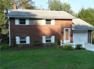 524 Lucia Dr, Pittsburgh, PA 15221