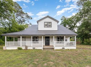 3716 Hayfield Rd, Wade, NC 28395