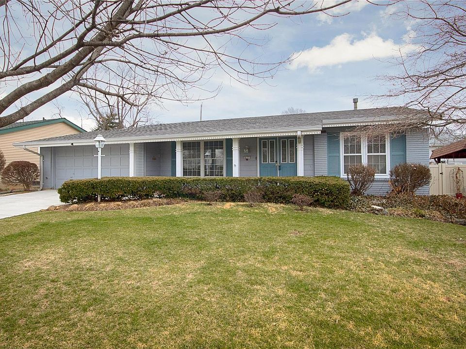 1st image of 827 Lamplight Ln
