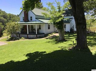 806 Gists Creek Rd, Sevierville, TN 37876