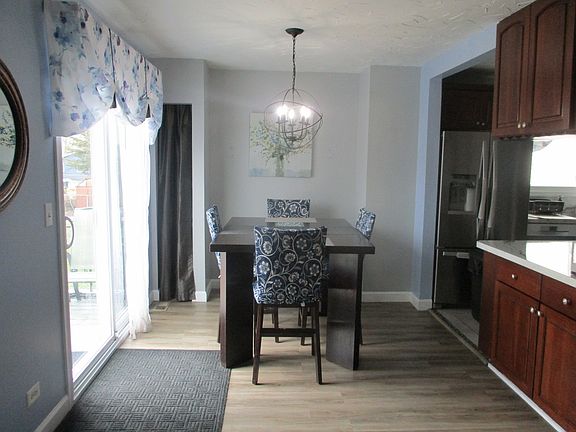 4th image of 550 Cottonwood Cir