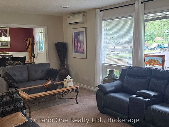3rd image of 150 Lofty Pines Cres
