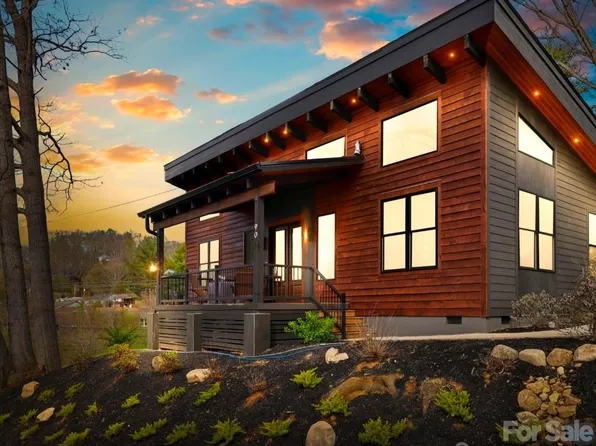 90 Summit St, Waynesville, NC 28786