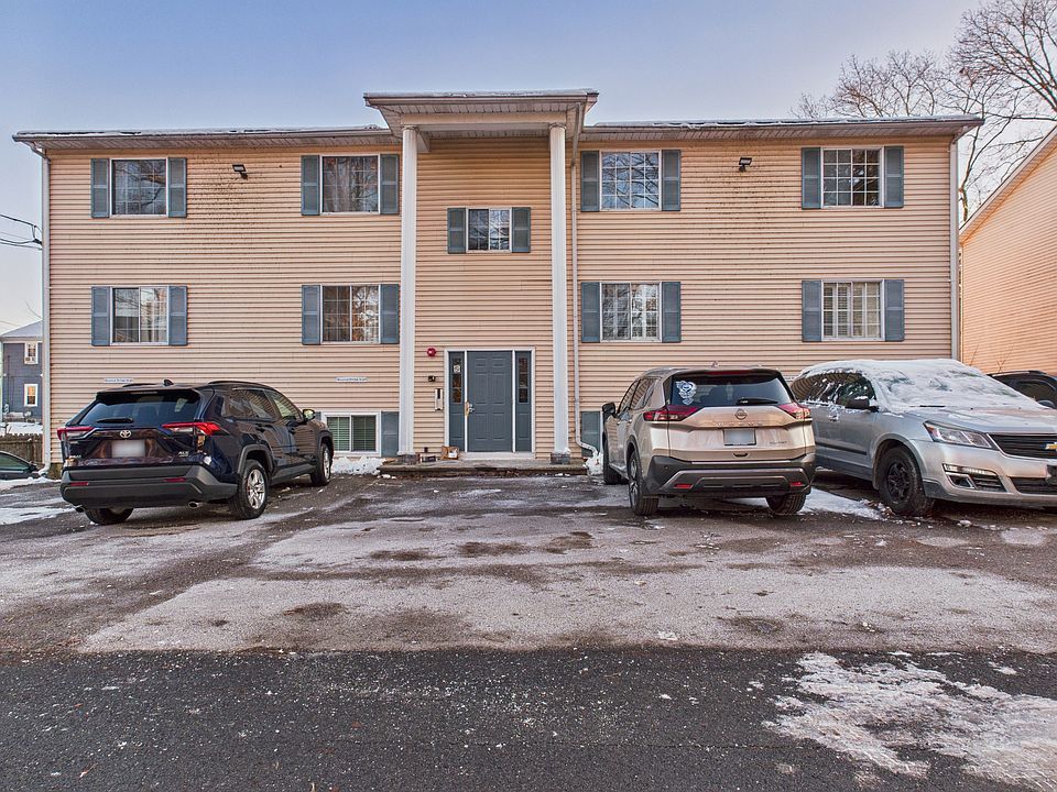 1st image of 20 Oak St Unit 1-6