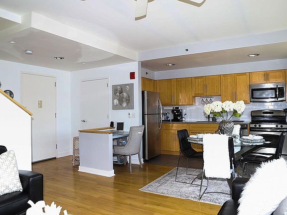 3rd image of 704 Brook Ave APT 5Q