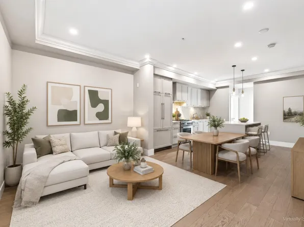 7523 Yukon St, Vancouver, BC V5X 2Y4