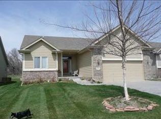 10410 Brentwood Dr, La Vista, NE 68128