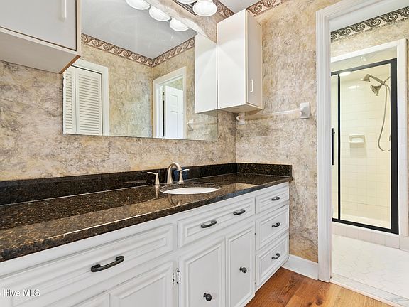 5th image of 337 Semmes Drive