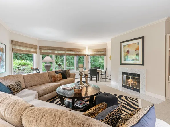 12700 Sherwood Pl APT 112, Minnetonka, MN 55305